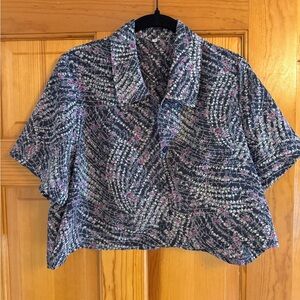 Cropped Button-Front Floral Shirt - Navy & Pink